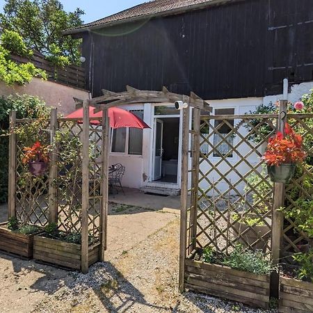 Les Gites De Cour Remond Villers-la-Faye Exteriör bild