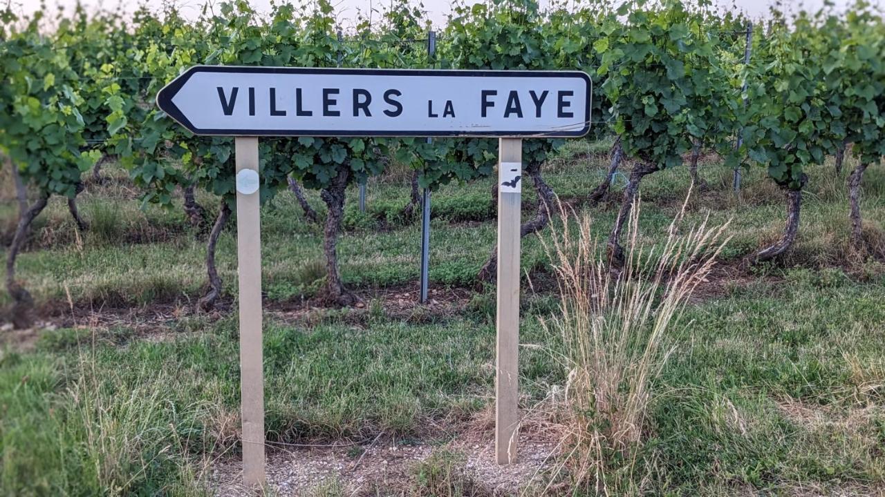 Les Gites De Cour Remond Villers-la-Faye Exteriör bild